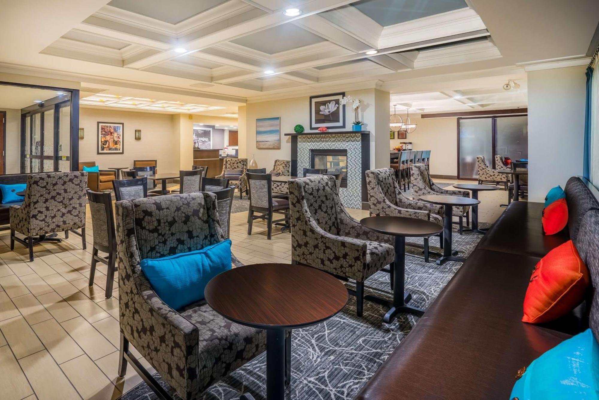 Hotel Hampton 4*