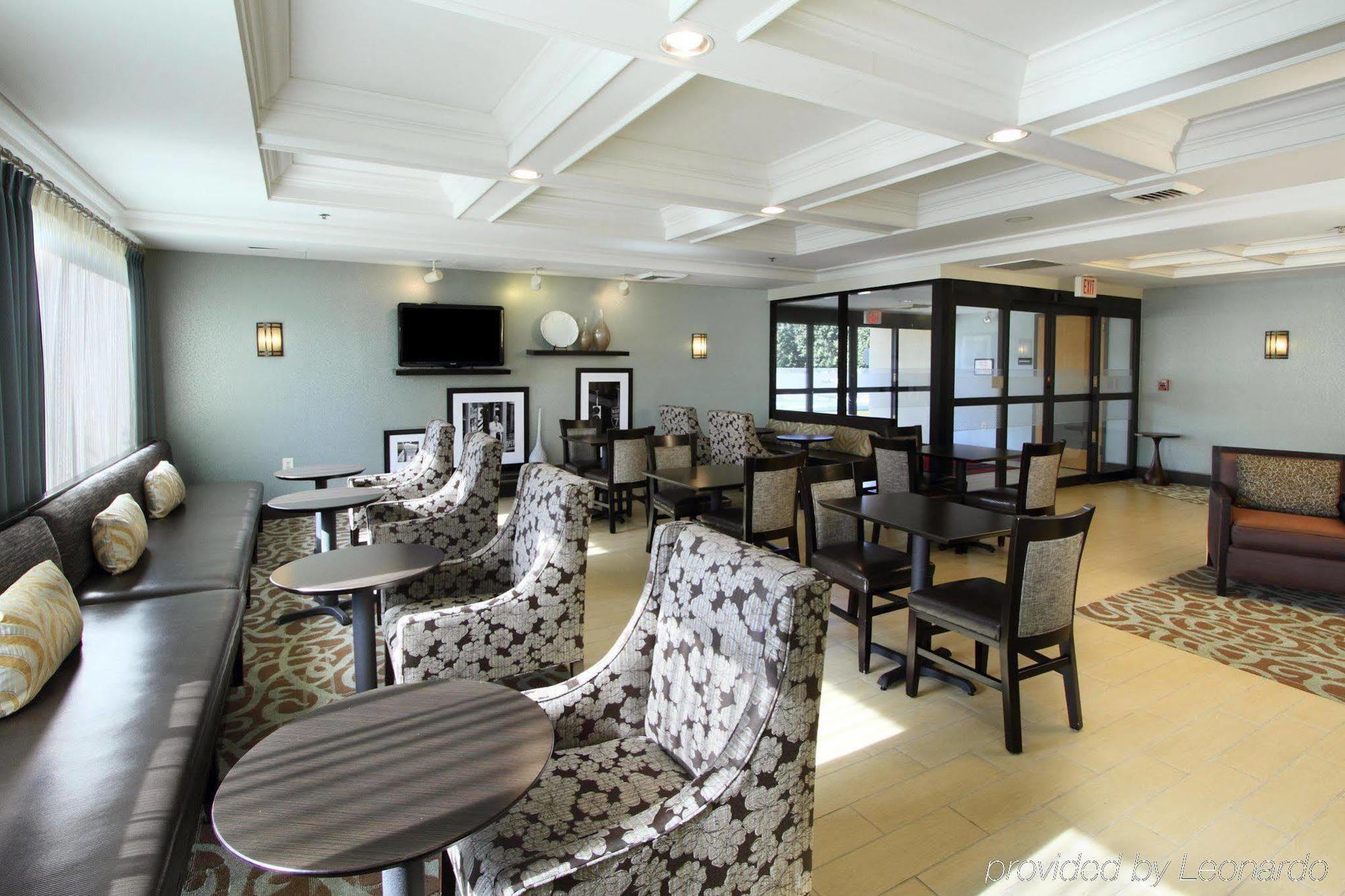 Hotel Hampton 4*